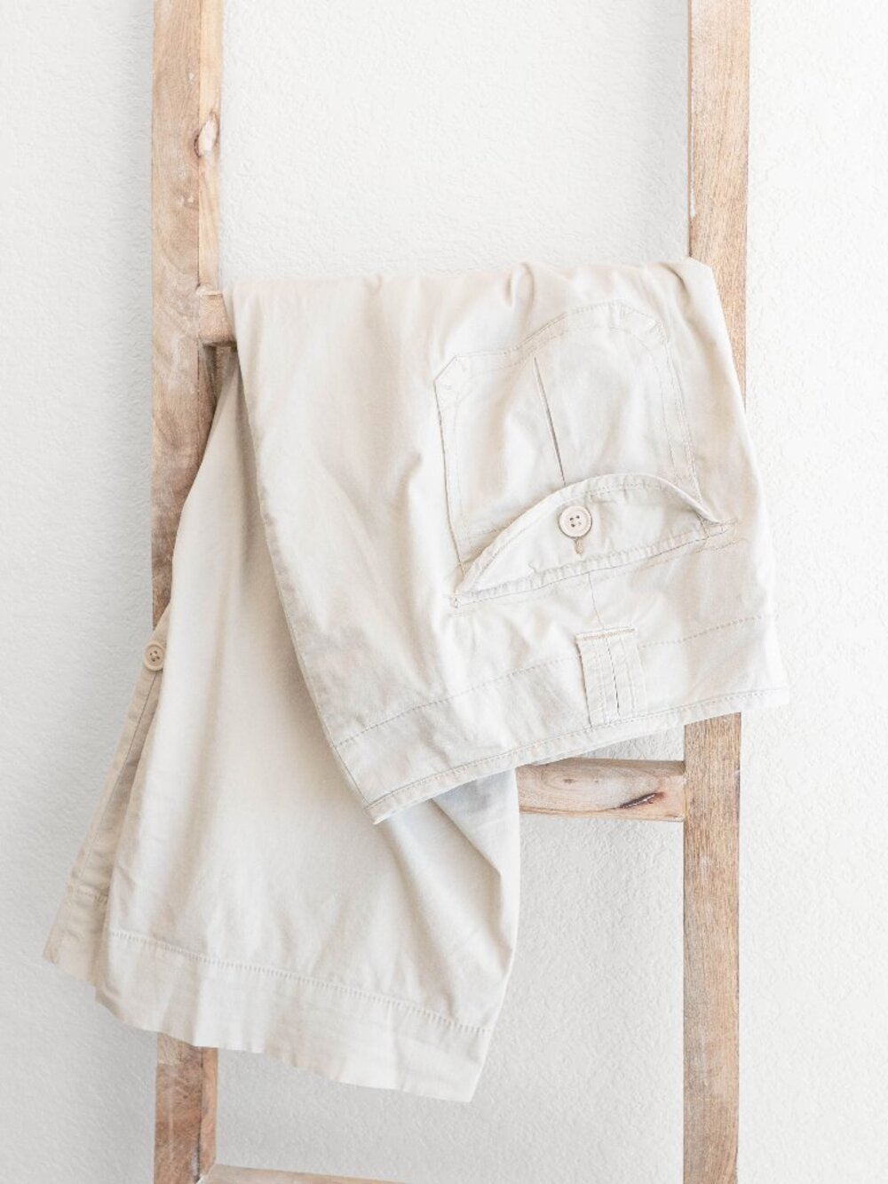 St Johns Bay Cropped Pants 20W Beige Roll Tab Capri Shorts Stretch Plus Casual